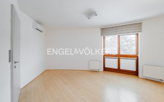 Pronájem bytu 5+kk, 170 m² – Praha, Podolí, ulice Na hřebenech II