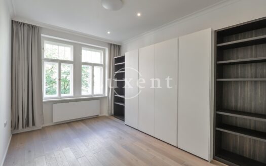 Pronájem bytu 3+kk, 138 m² – Praha, Vinohrady, ulice náměstí Jiřího z Poděbrad