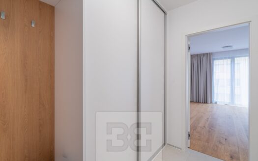 Pronájem bytu 1+kk, 43 m² – Praha, Košíře, ulice Starokošířská