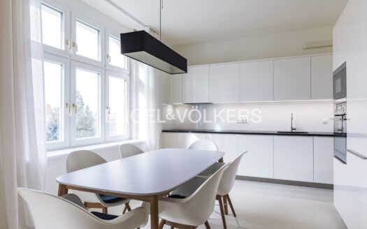 Pronájem bytu 4+kk, 120 m² – Praha, Vinohrady, ulice Hradešínská