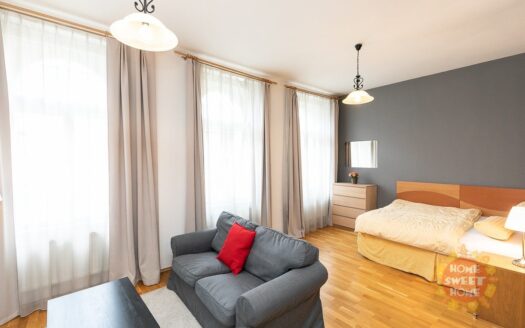 Pronájem bytu 1+kk, 35 m² – Praha, Vinohrady, ulice Sázavská