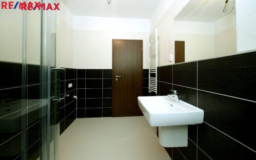 Pronájem bytu 2+kk, 55 m² – Praha, Střížkov, ulice Zakšínská