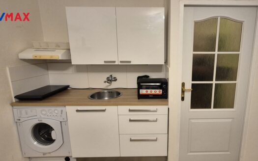 Prodej bytu 1+kk, 28 m² – Praha, Braník, ulice Vavřenova