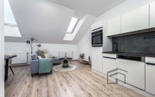 Pronájem bytu 2+kk, 38 m² – Praha, Libeň, ulice Pod Labuťkou