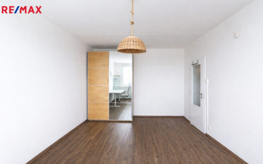 Pronájem bytu 1+1, 29 m² – Praha, Troja, ulice Krynická