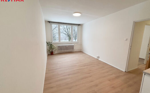 Pronájem bytu 2+kk, 40 m² – Praha, Michle, ulice V zápolí