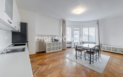 Pronájem bytu 3+1, 135 m² – Praha, Holešovice, ulice Veverkova