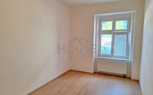 Prodej bytu 3+1, 60 m² – Praha, Holešovice, ulice U Uranie