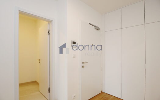 Pronájem bytu 2+kk, 54 m² – Praha, Nusle, ulice Závišova