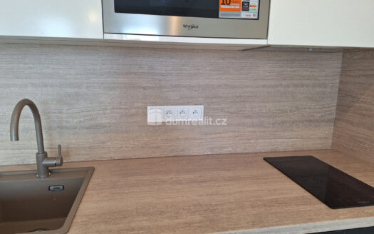 Pronájem bytu 1+kk, 32 m² – Praha, Háje, ulice Výstavní