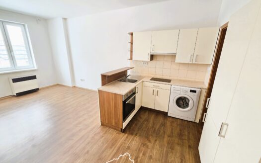 Pronájem bytu 1+kk, 32 m² – Praha, Holešovice, ulice V zákoutí