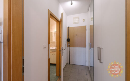 Pronájem bytu 2+kk, 45 m² – Praha, Strašnice, ulice Sečská