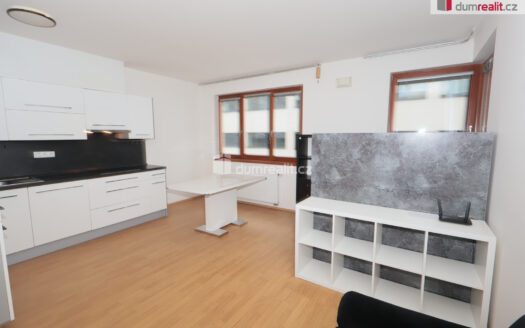 Pronájem bytu 3+kk, 78 m² – Praha, Michle, ulice Hanusova