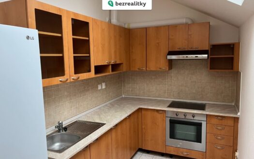 Prodej bytu 1+kk, 38 m² – Praha, Horní Měcholupy, ulice Boloňská 604