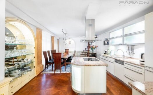 Byt 4+kk, 142 m² – Praha, Staré Město, ulice Smetanovo nábřeží na prodej | REALT