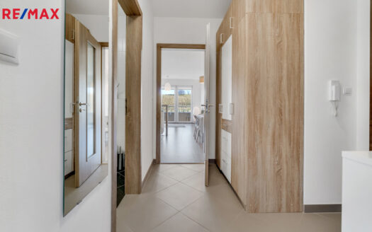 Prodej bytu 2+kk, 51 m² – Praha, Horní Měcholupy, ulice Mantovská 780