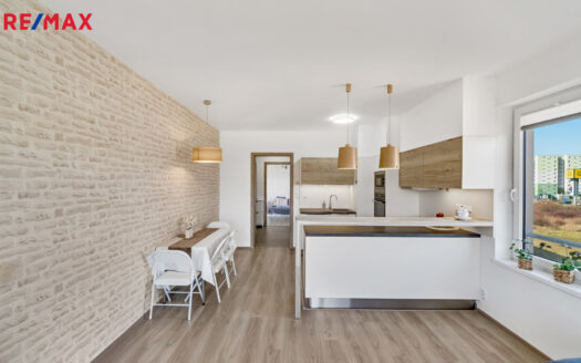 Prodej bytu 2+kk, 51 m² – Praha, Horní Měcholupy, ulice Mantovská 780