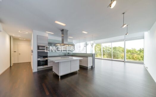 Byt 5+1 a více, 297 m² – Praha, Smíchov, ulice Na Hřebenkách 815 k pronájmu | REALT