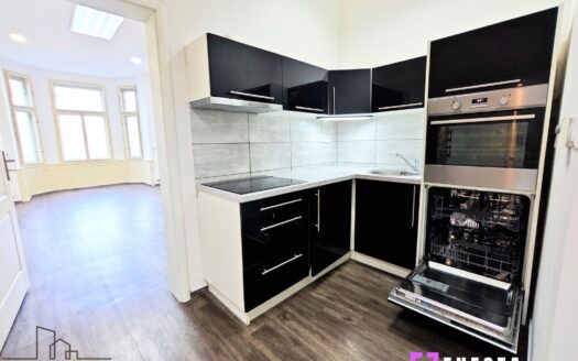 Byt 3+1, 100 m² – Praha, Nusle, ulice náměstí Generála Kutlvašra 590 k pronájmu | REALT