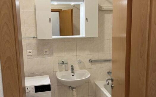 Prodej bytu 1+kk, 38 m² – Praha, Horní Měcholupy, ulice Boloňská 604