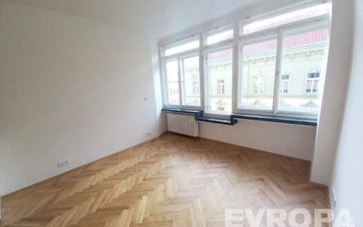 Byt 1+kk, 26 m² – Praha, Holešovice, ulice Pplk. Sochora 740 k pronájmu | REALT