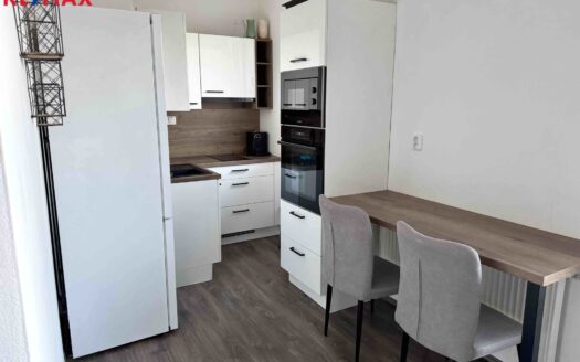 Byt 1+kk, 32 m² – Praha, Pitkovice, ulice Strakošová 191 k pronájmu | REALT