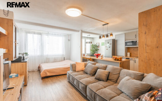 Prodej bytu 3+kk, 77 m² – Praha, Prosek, ulice Prosecká 676